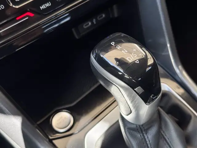 Volkswagen T-Roc view 26