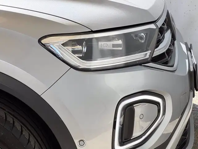 Volkswagen T-Roc view 14