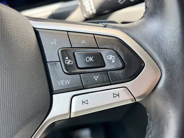 Volkswagen T-Roc view 22