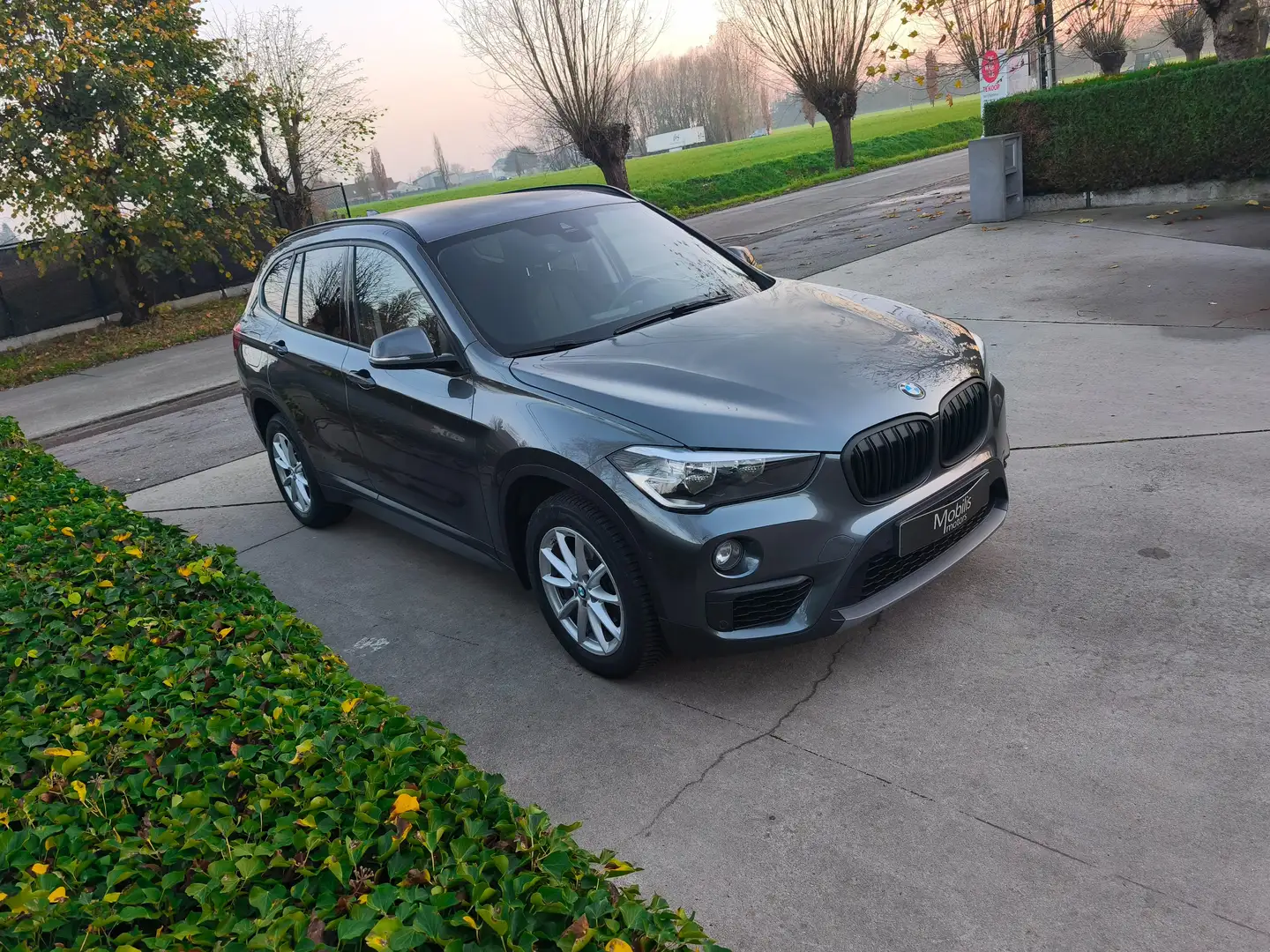 BMW X1 dA sDrive16 Automaat/Navi Pro/ParkAssist/Garantie Gris - 2