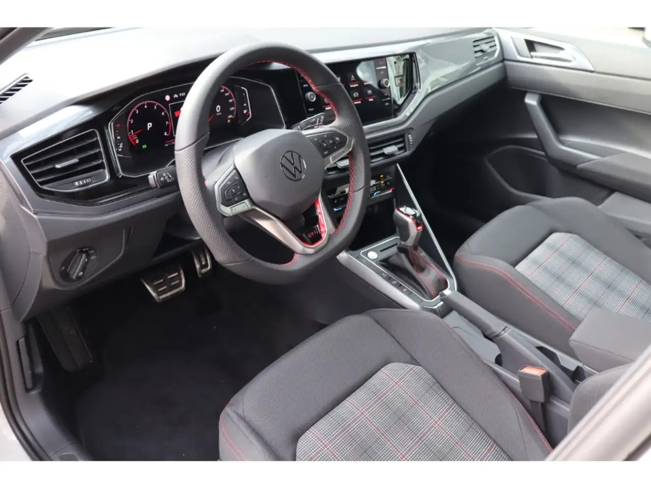 Volkswagen Polo 2.0 GTI DSG RFK IQ-MatrixDigi 18 Faro ACC Sitzhzg. 15