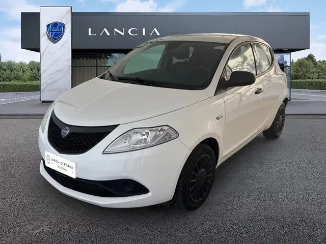Lancia Ypsilon Ecochic 1.0 70cv Firefly Hybrid S&S Silver