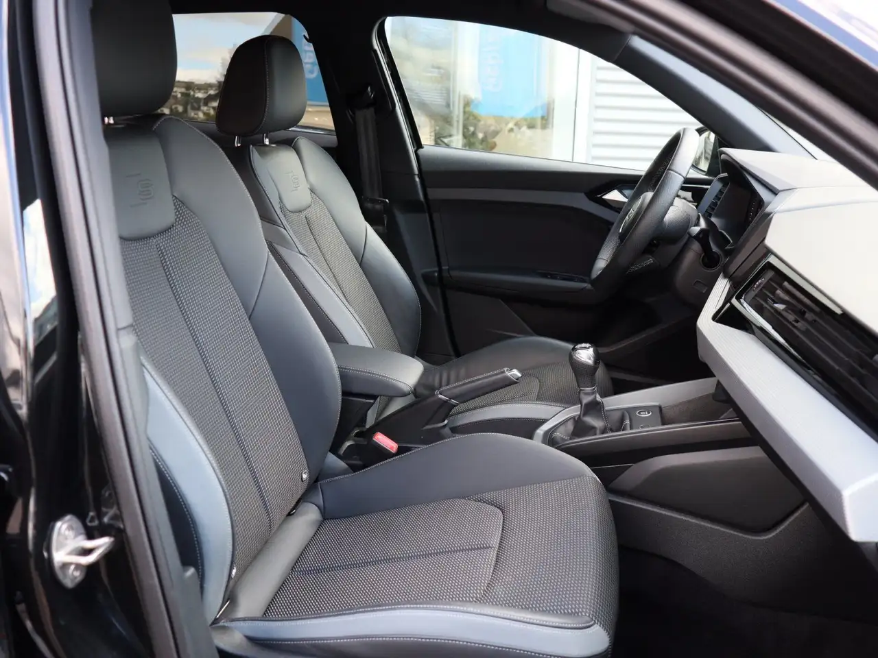 Audi A1 30 TFSI S line NAVI LED OPTIK SCHWA, миниатюра 7