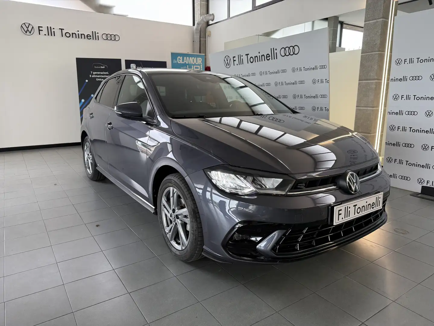 Volkswagen Polo 1.0 tsi R-Line 95cv Grigio - 1