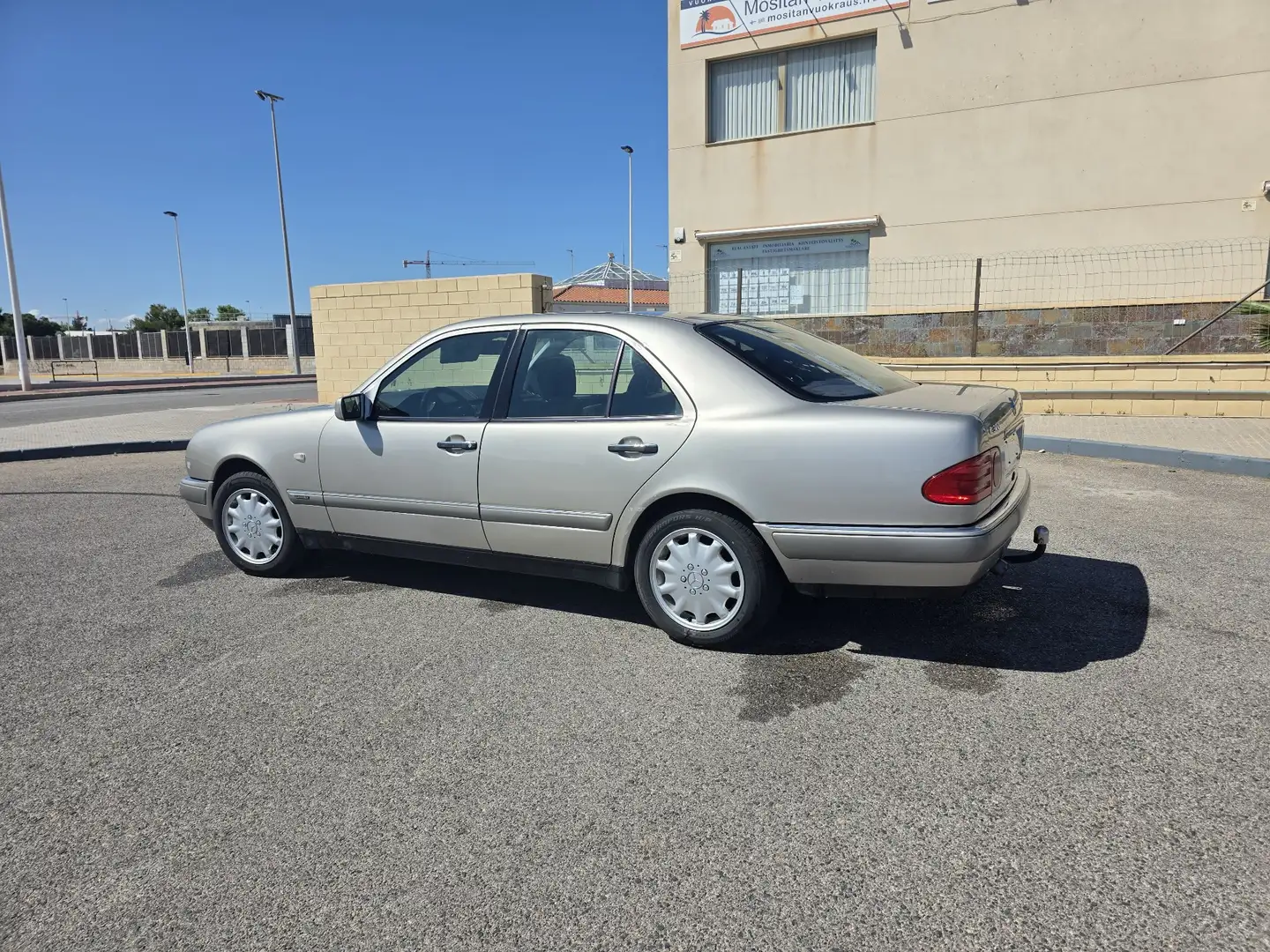 Mercedes-Benz E 300 Familiar TD Elegance - 1
