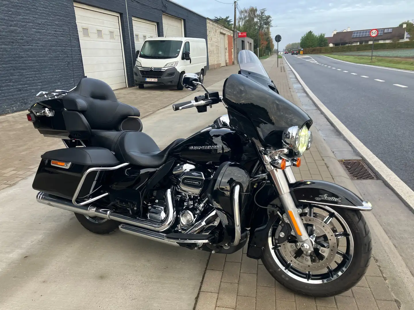 Harley-Davidson Electra Glide ultra classic limited Negro - 2