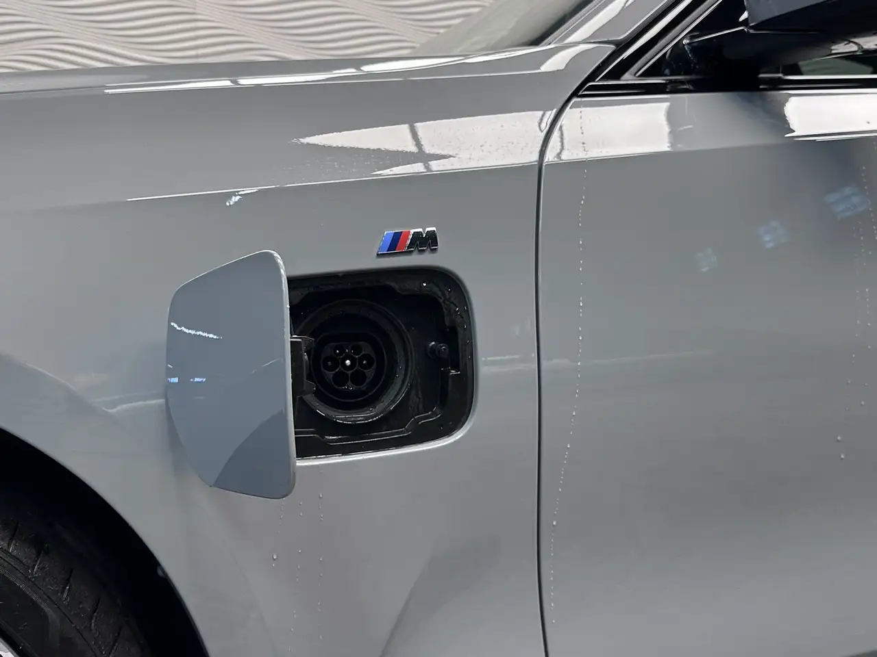 BMW 320 320e*PHEV*M-SPORT*HARMAN/K*HUD*LAGE BIV!*, миниатюра 9
