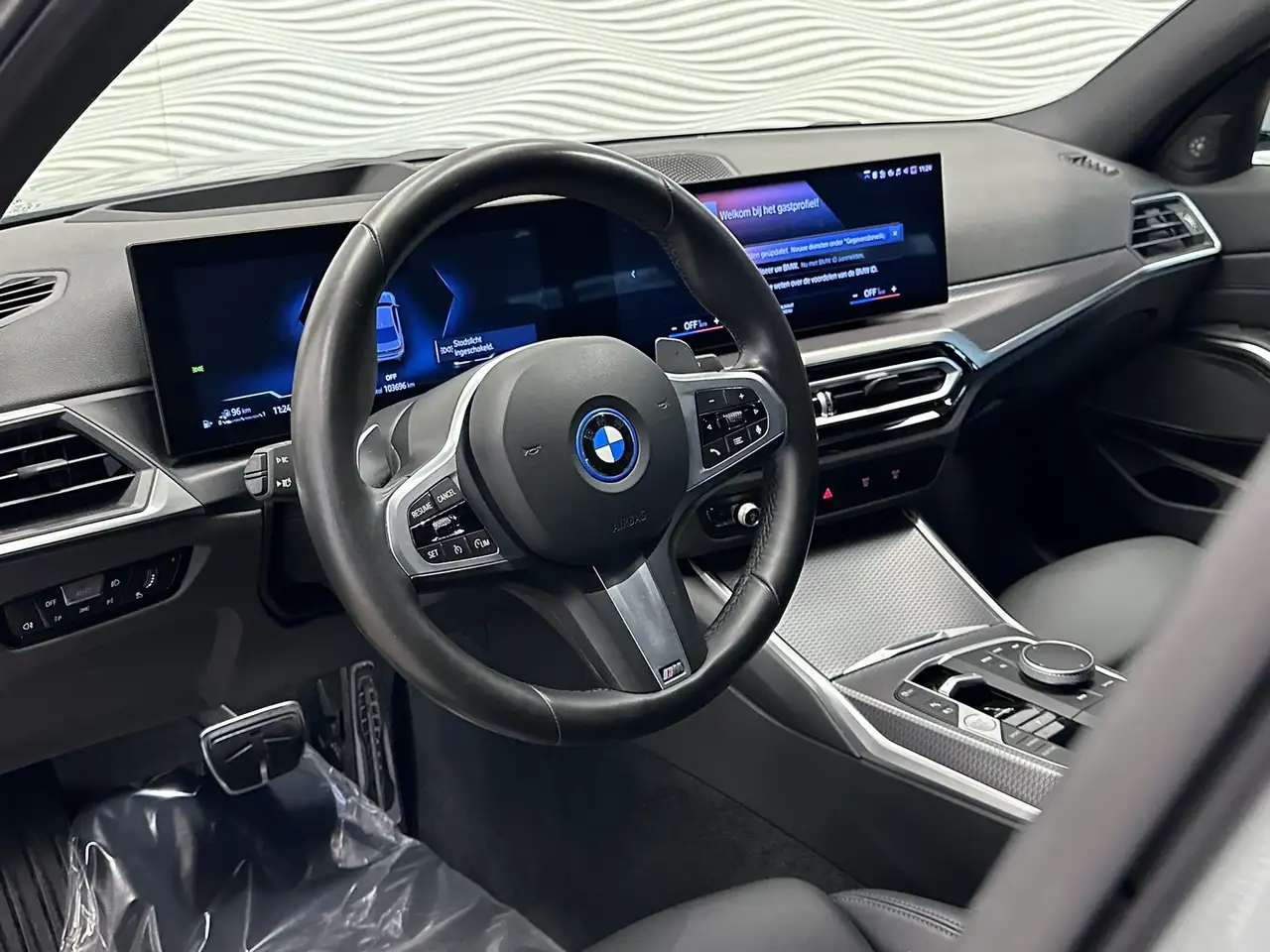 BMW 320 320e*PHEV*M-SPORT*HARMAN/K*HUD*LAGE BIV!*, миниатюра 19
