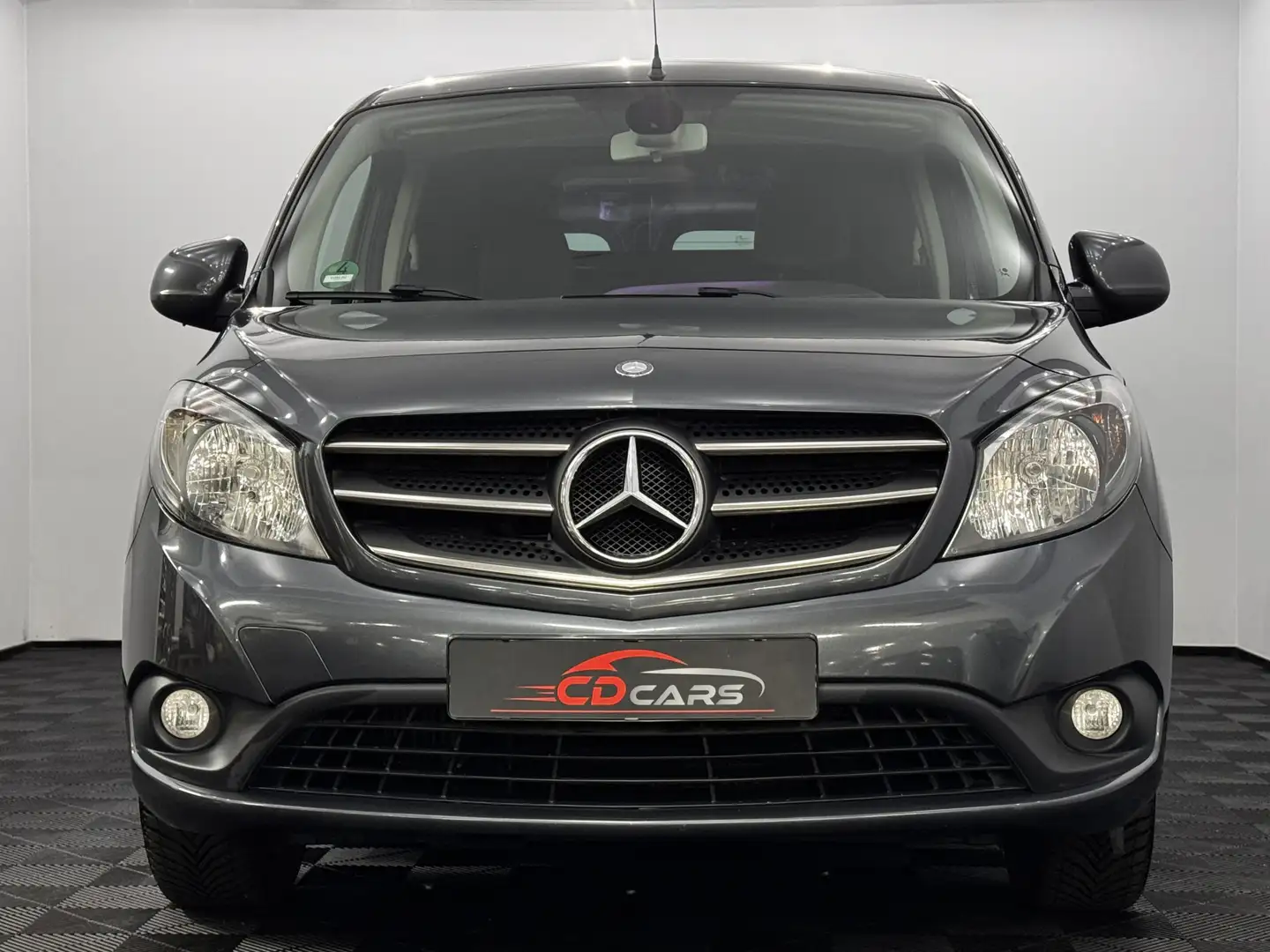 Mercedes-Benz Citan 111 CDI BlueEFFICIENCY Airco, Parkeersensoren, Cru Grijs - 2