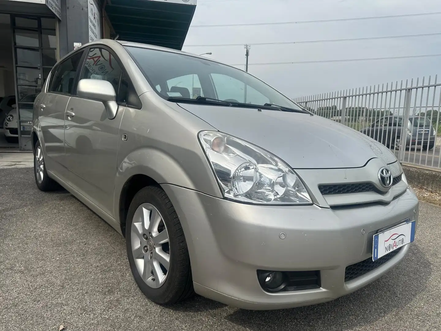 Toyota Corolla Corolla Verso 1.6 vvt-i Sol 5p Argent - 2