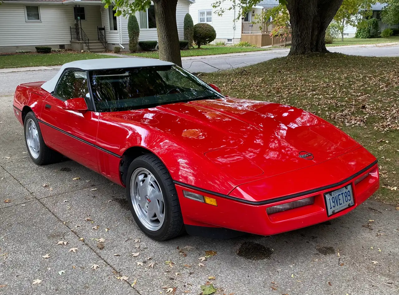 Chevrolet Corvette снимка Chevrolet Corvette