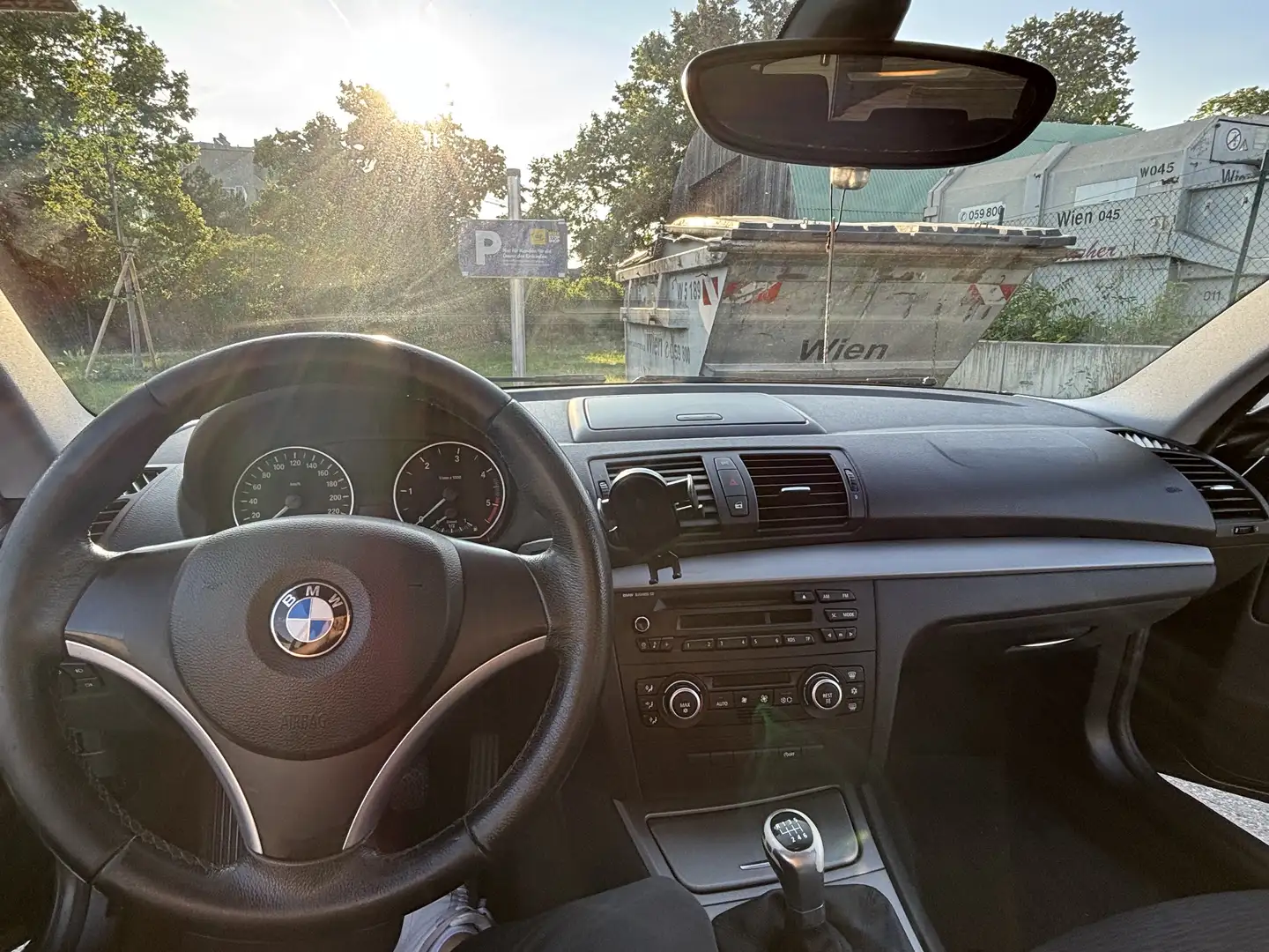 BMW 118 BMW 1er-Reihe 118d E81 N47 2.0 Sportwagen / Coupé - 2