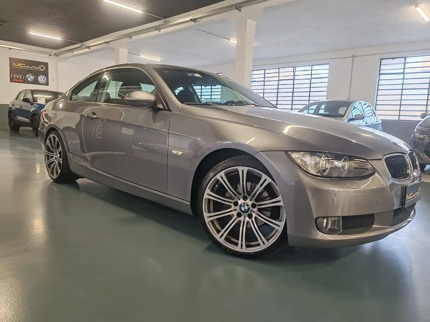BMW 320 320i Coupe Futura - 2