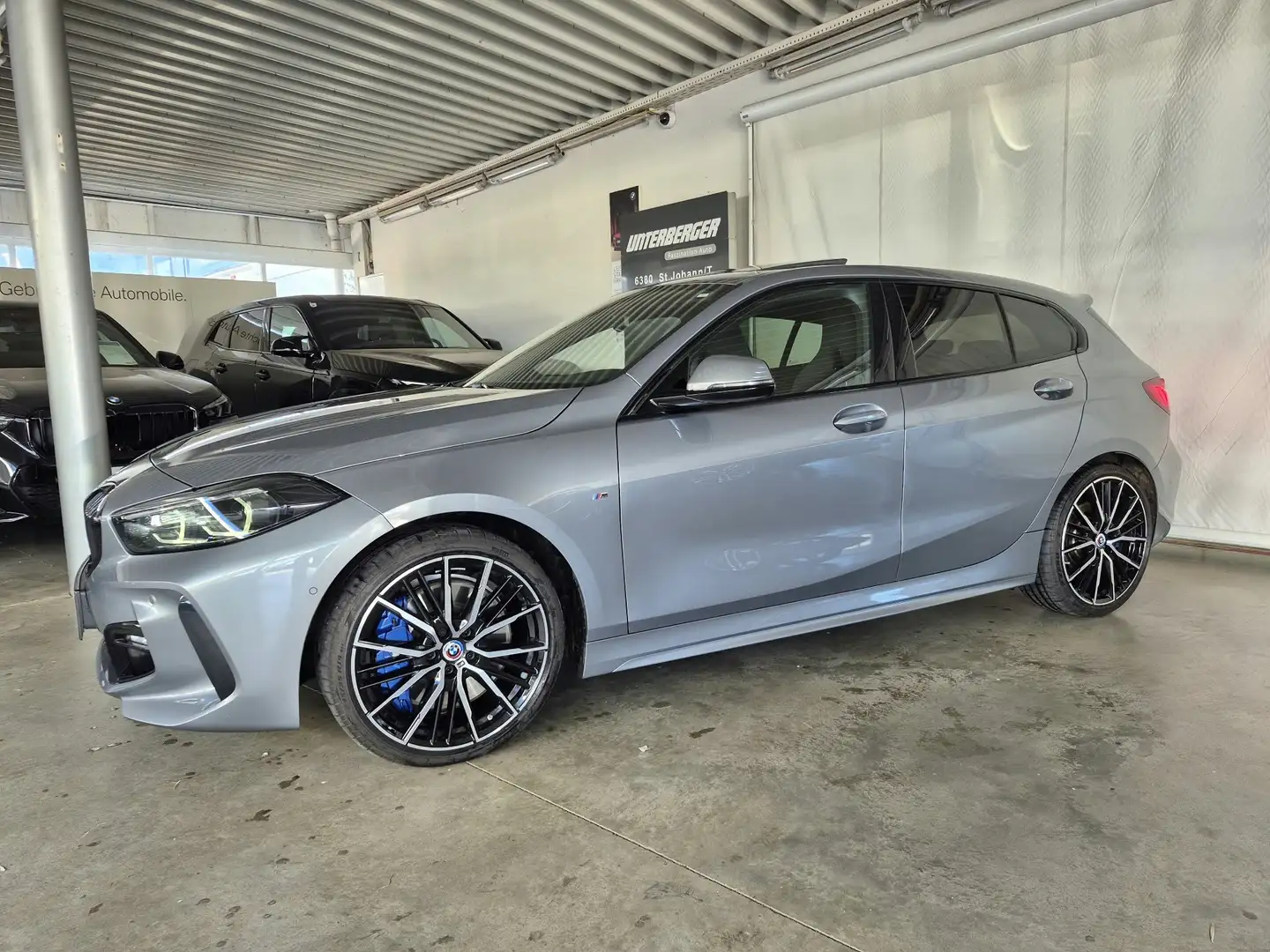BMW 120 d xDrive M Sportpaket Grau - 2