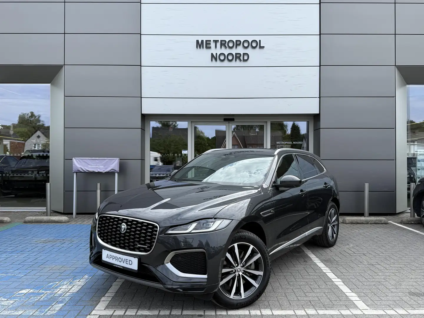 Jaguar F-Pace P400e R-Dynamic SE Gris - 1