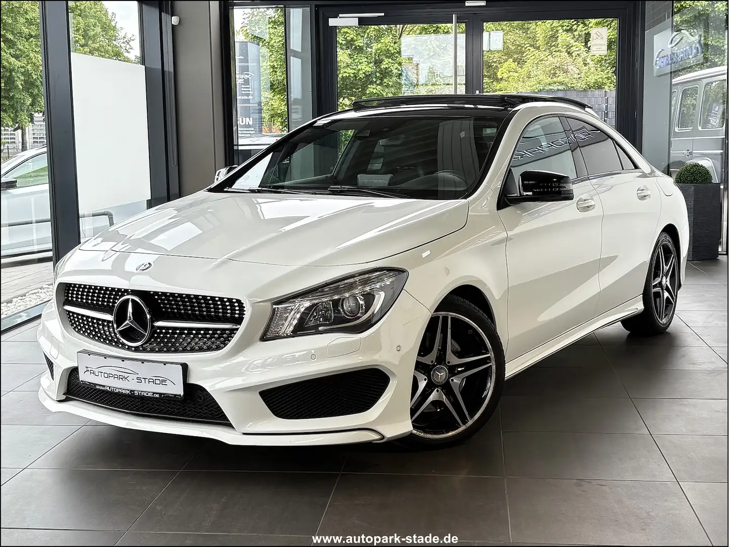 Mercedes-Benz CLA 220 d AMG 4Matic Pano Night Kamera Keyless Blanc - 2