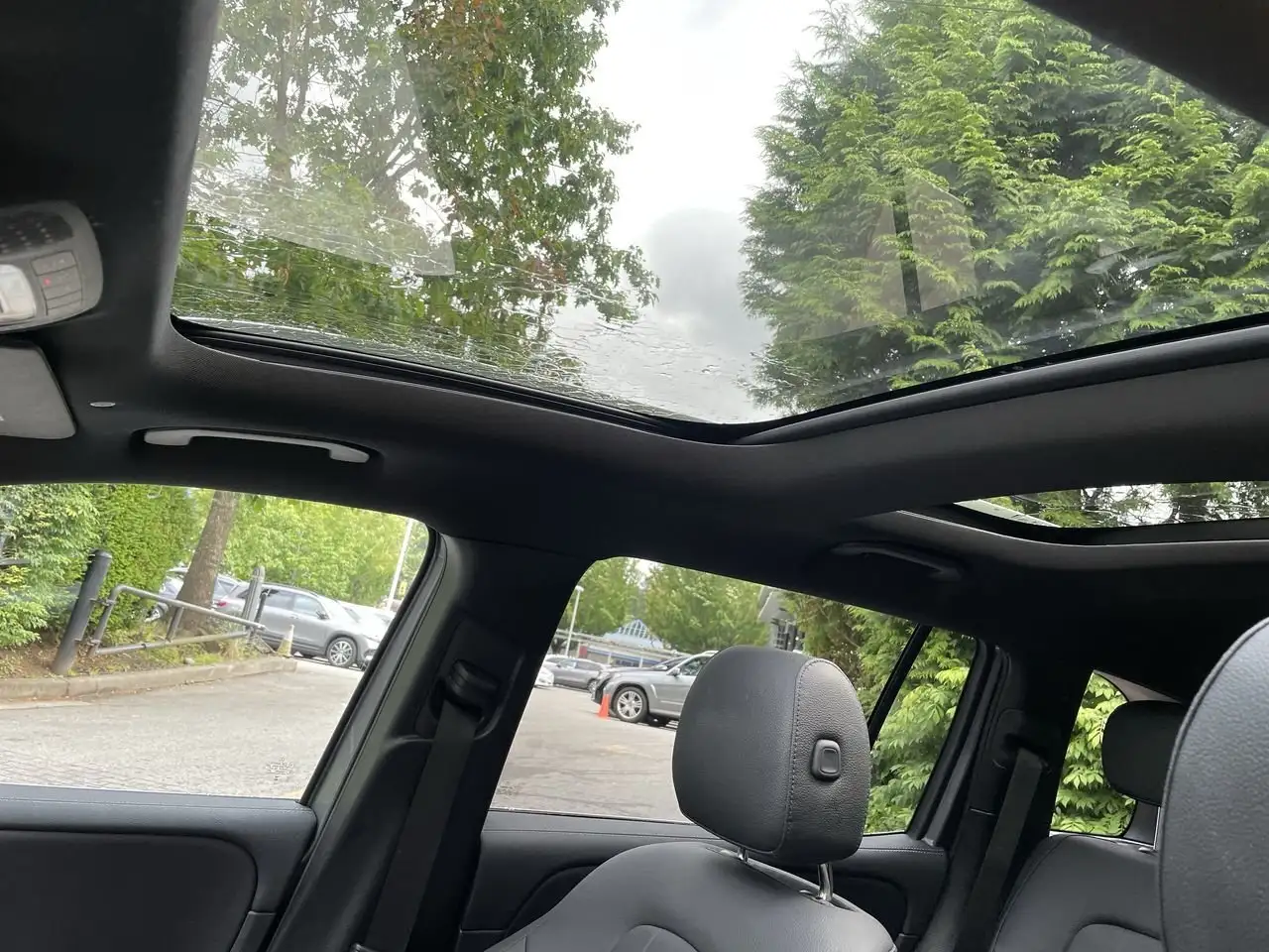 Mercedes-Benz GLB снимка Mercedes-Benz GLB