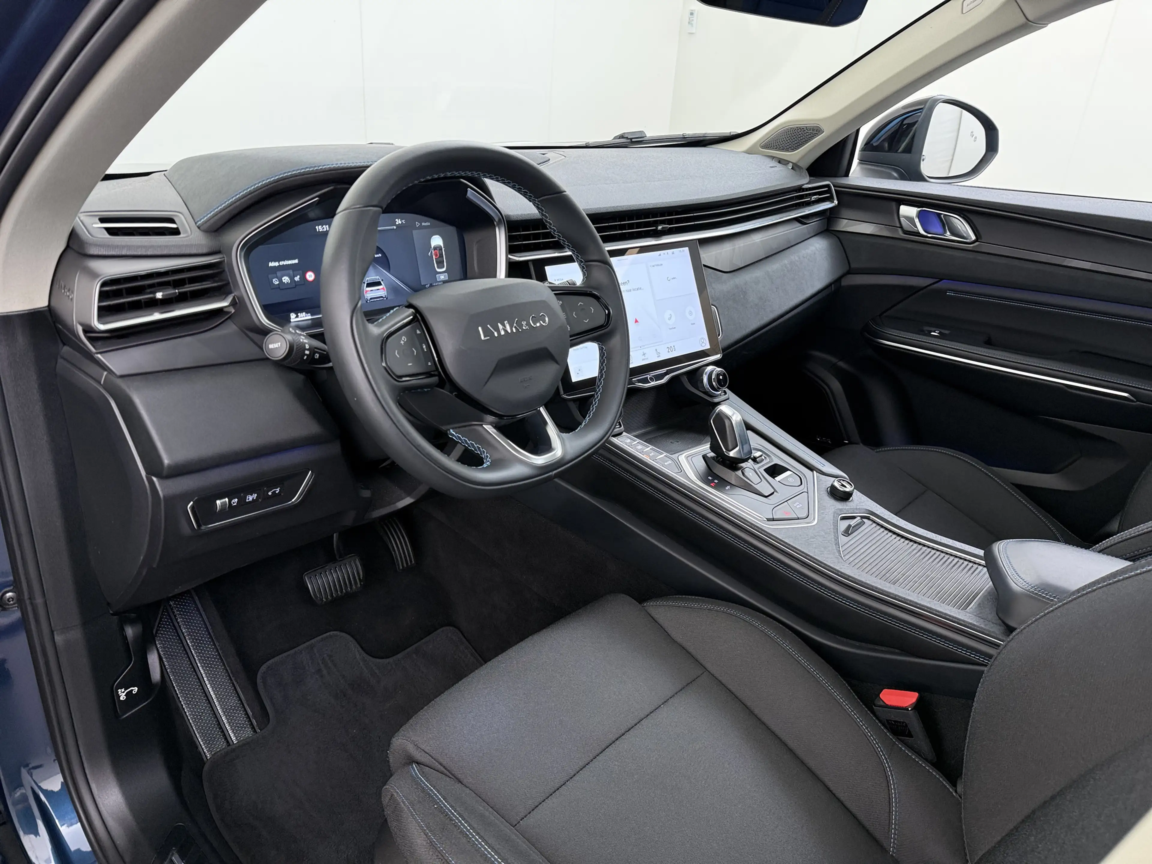 Lynk & Co 01 PHEV AUT-7 261pk Pano-Schuifdak Trekhaak Lmv 20" 3 — photo 9