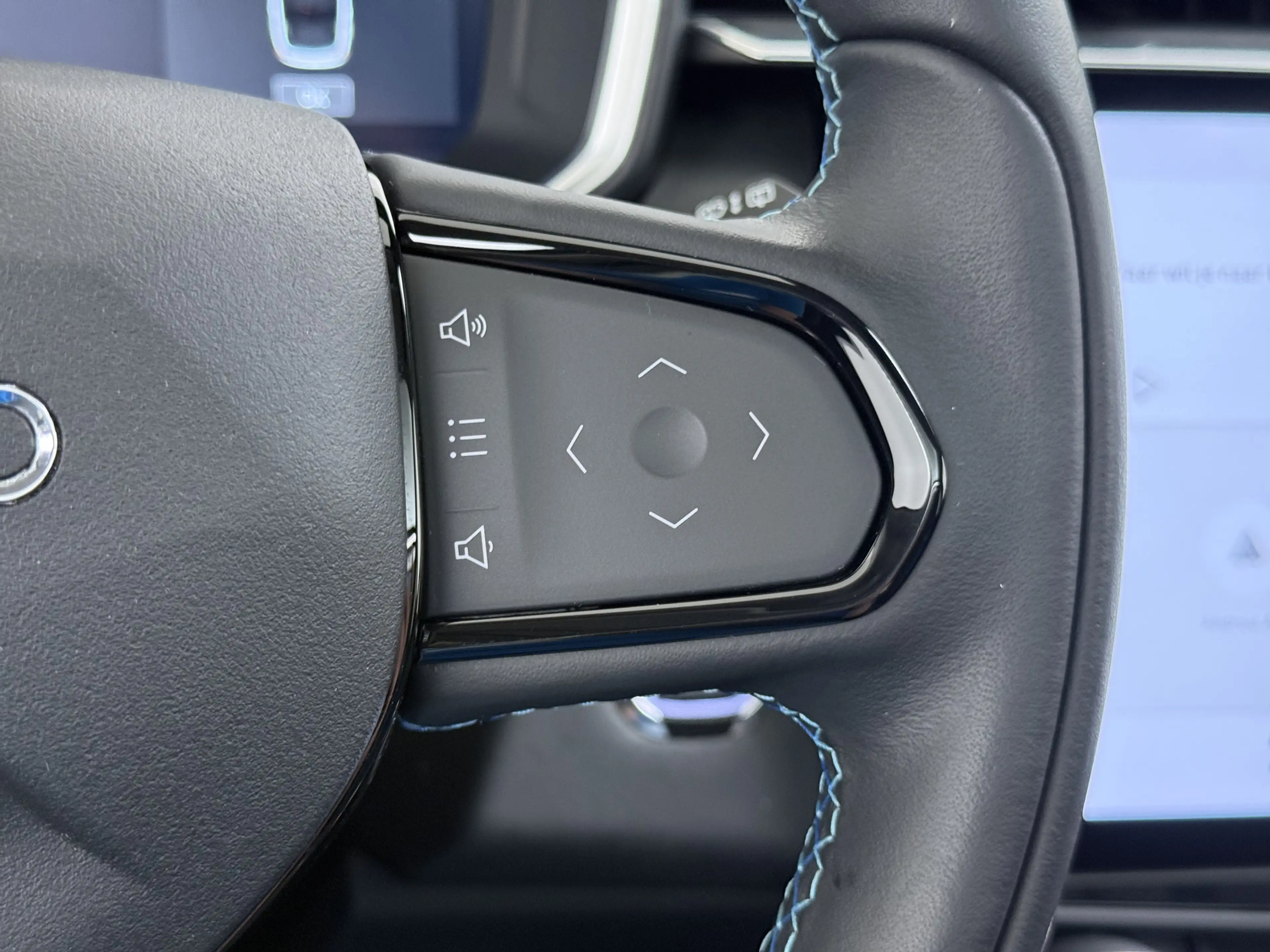 Lynk & Co 01 PHEV AUT-7 261pk Pano-Schuifdak Trekhaak Lmv 20" 3 — photo 36