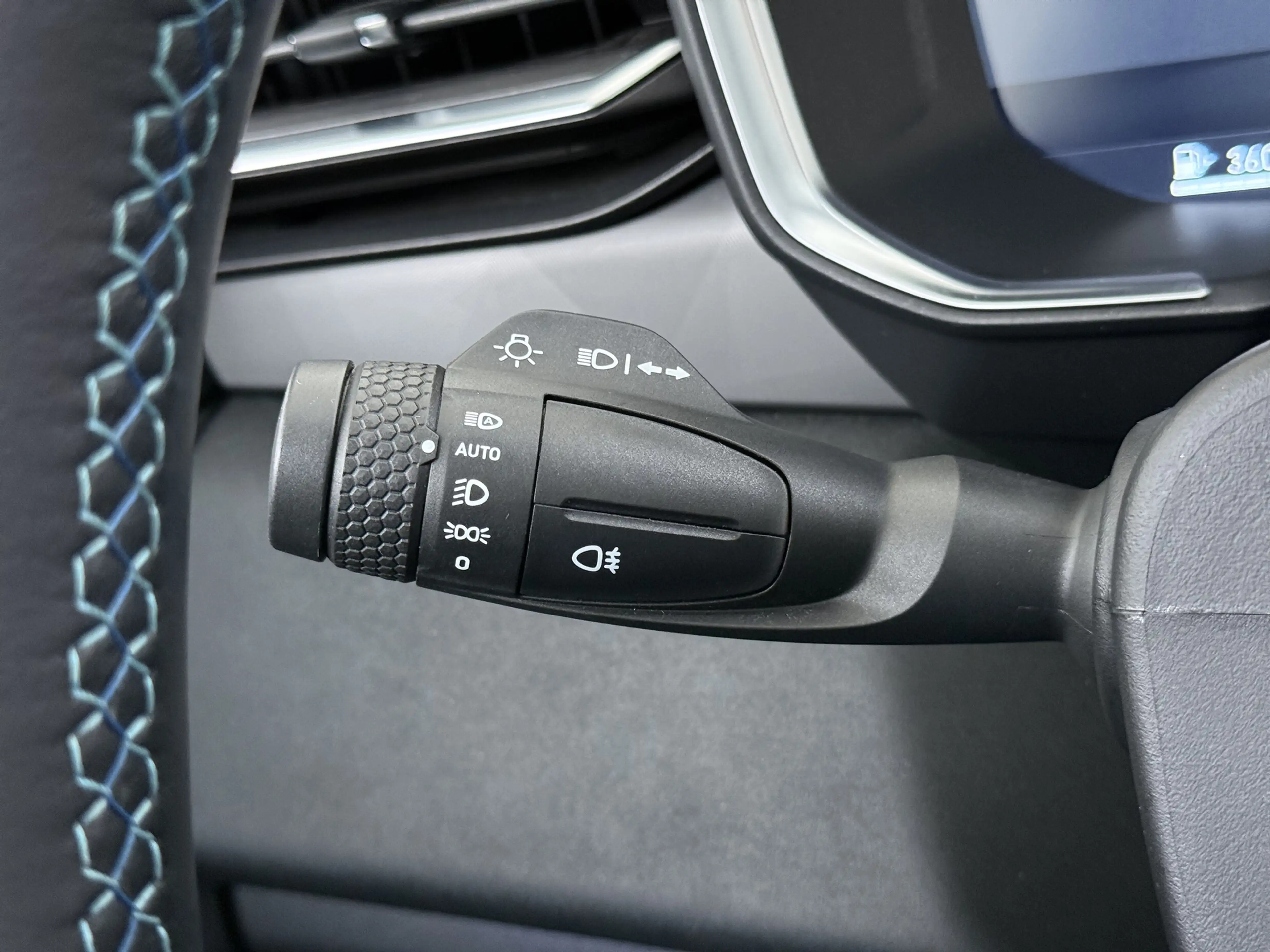 Lynk & Co 01 PHEV AUT-7 261pk Pano-Schuifdak Trekhaak Lmv 20" 3 — photo 23