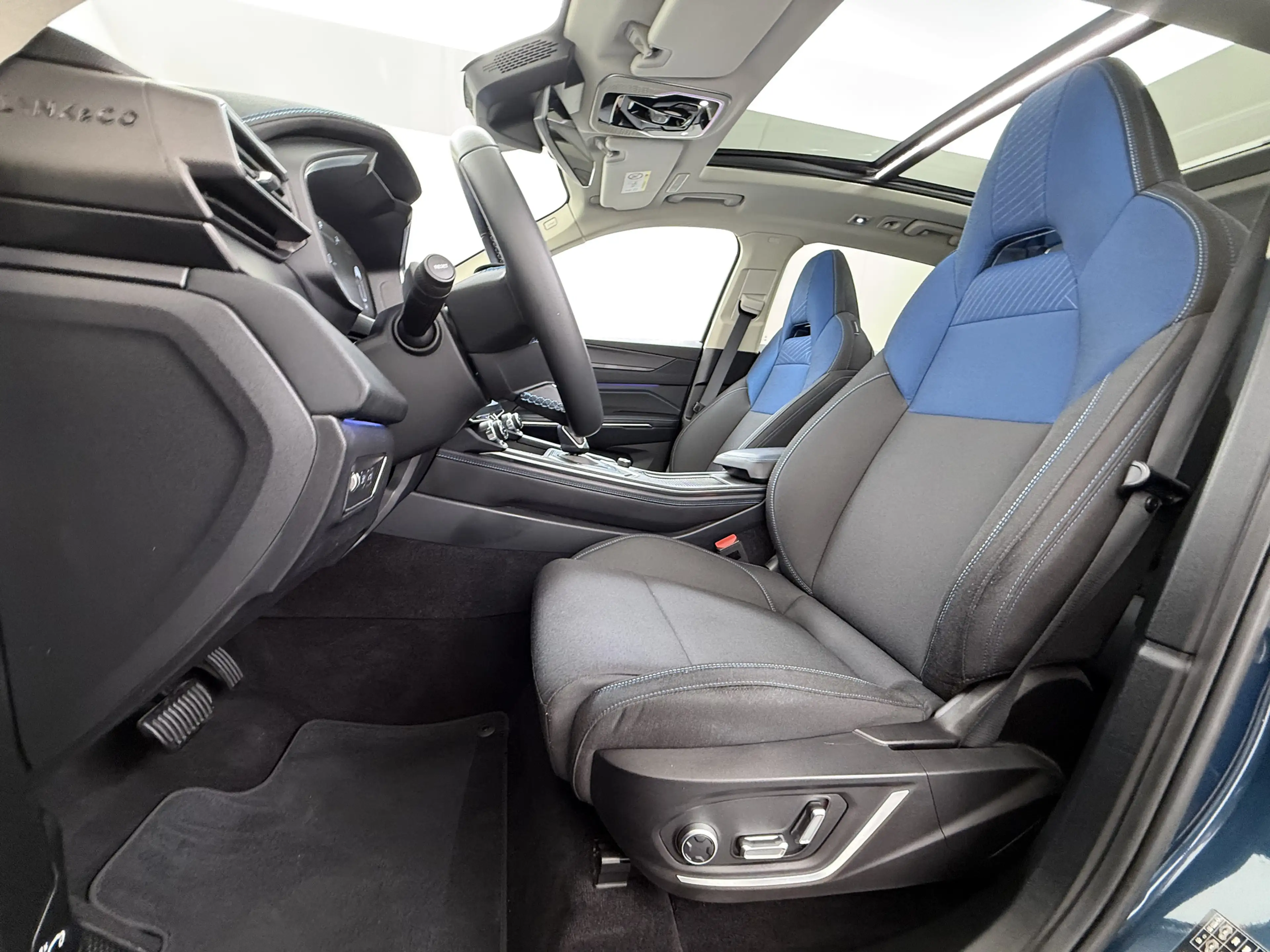 Lynk & Co 01 PHEV AUT-7 261pk Pano-Schuifdak Trekhaak Lmv 20" 3 — photo 10