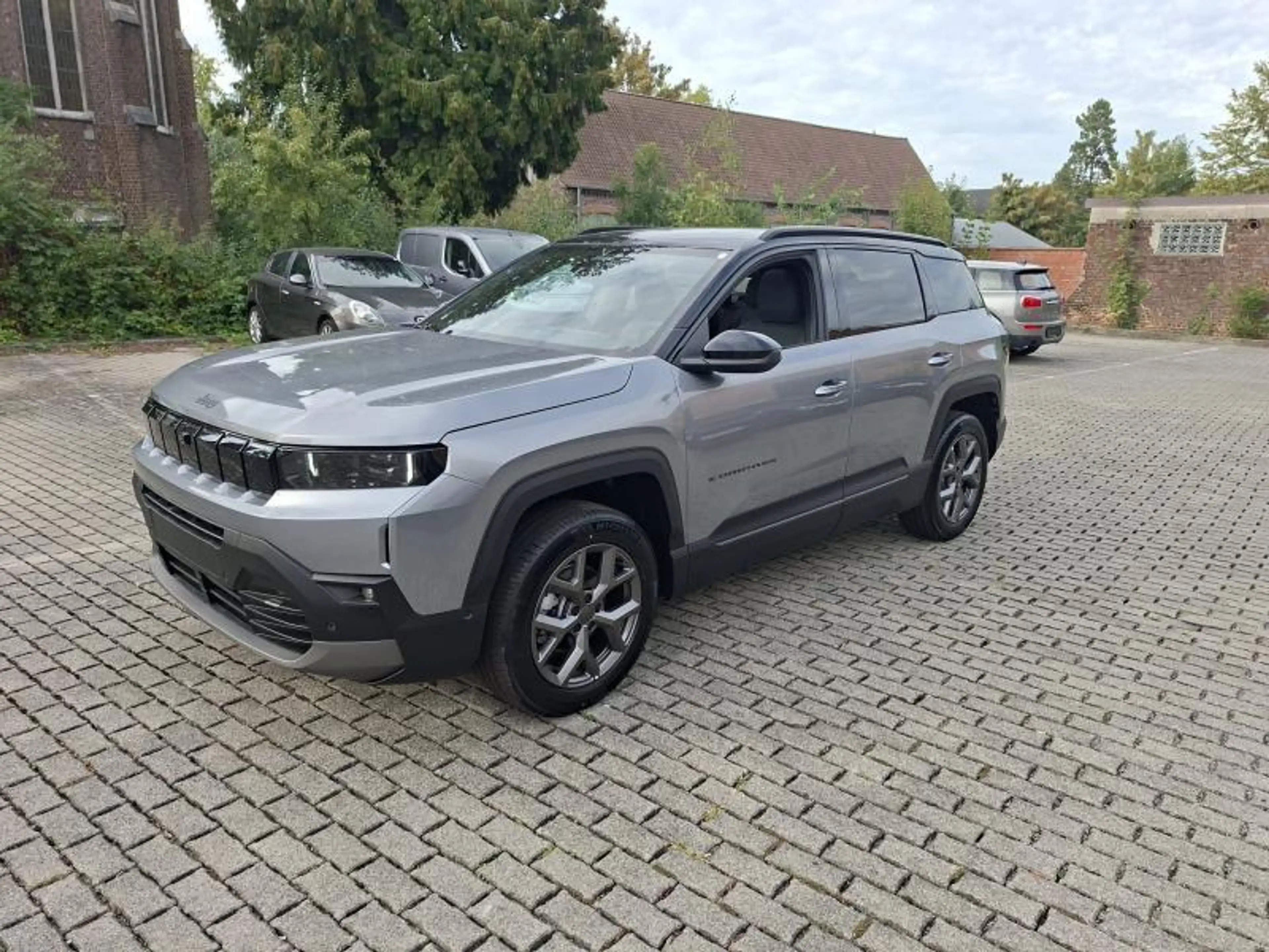 Jeep Compass 36900€  Summit