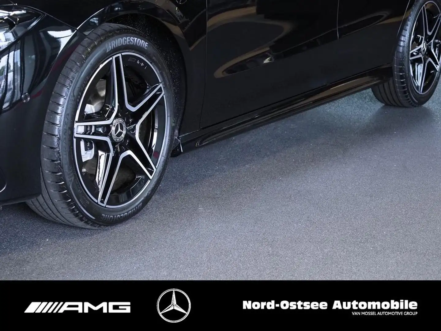 Mercedes-Benz CLA 180 SB AMG NIGHT PANO MEMORY MULTIBEAM 360° Schwarz - 2
