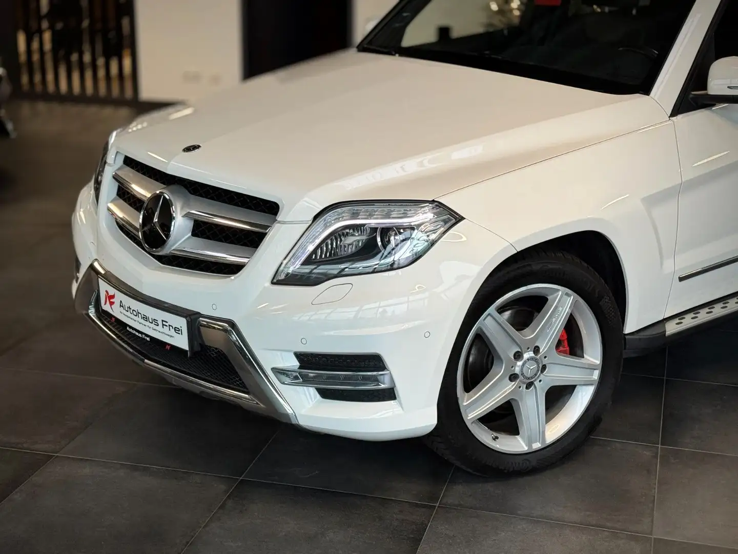 Mercedes-Benz GLK 220 4Matic AMG*Pano*AHK*Bi-Xenon* Weiß - 2