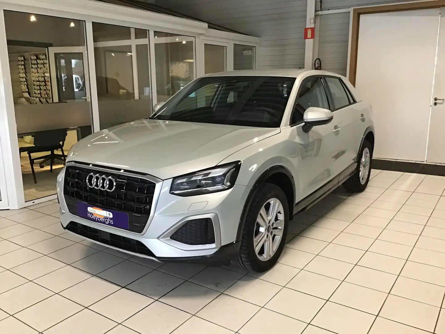 Audi Q2 35 TFSI AUTOMAAT BJ02/2024 7185KM CAMERA AIRCO Gris - 1