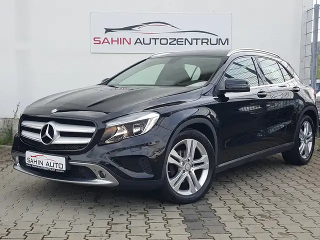 Mercedes-Benz GLA 220 d 7-GTronic 4Matic