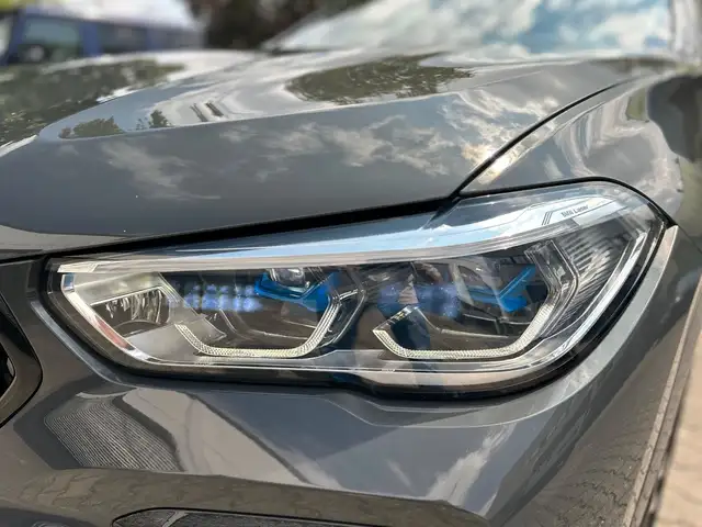BMW X6 view 9