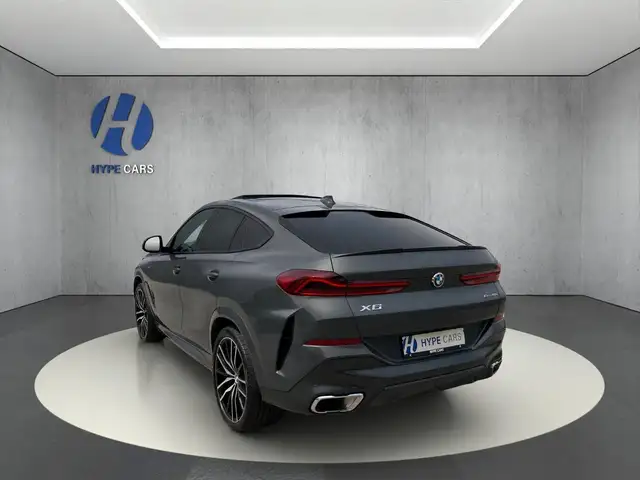 BMW X6 view 4
