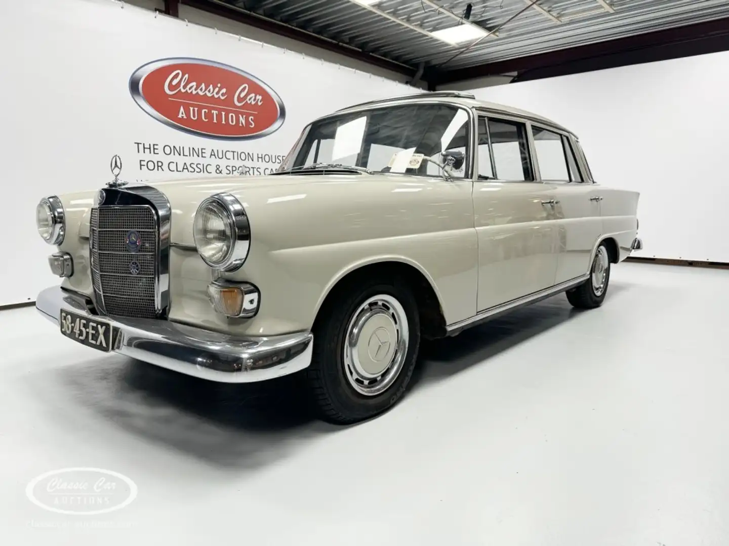 Mercedes-Benz 200 D  - ONLINE AUCTION Blanc - 1