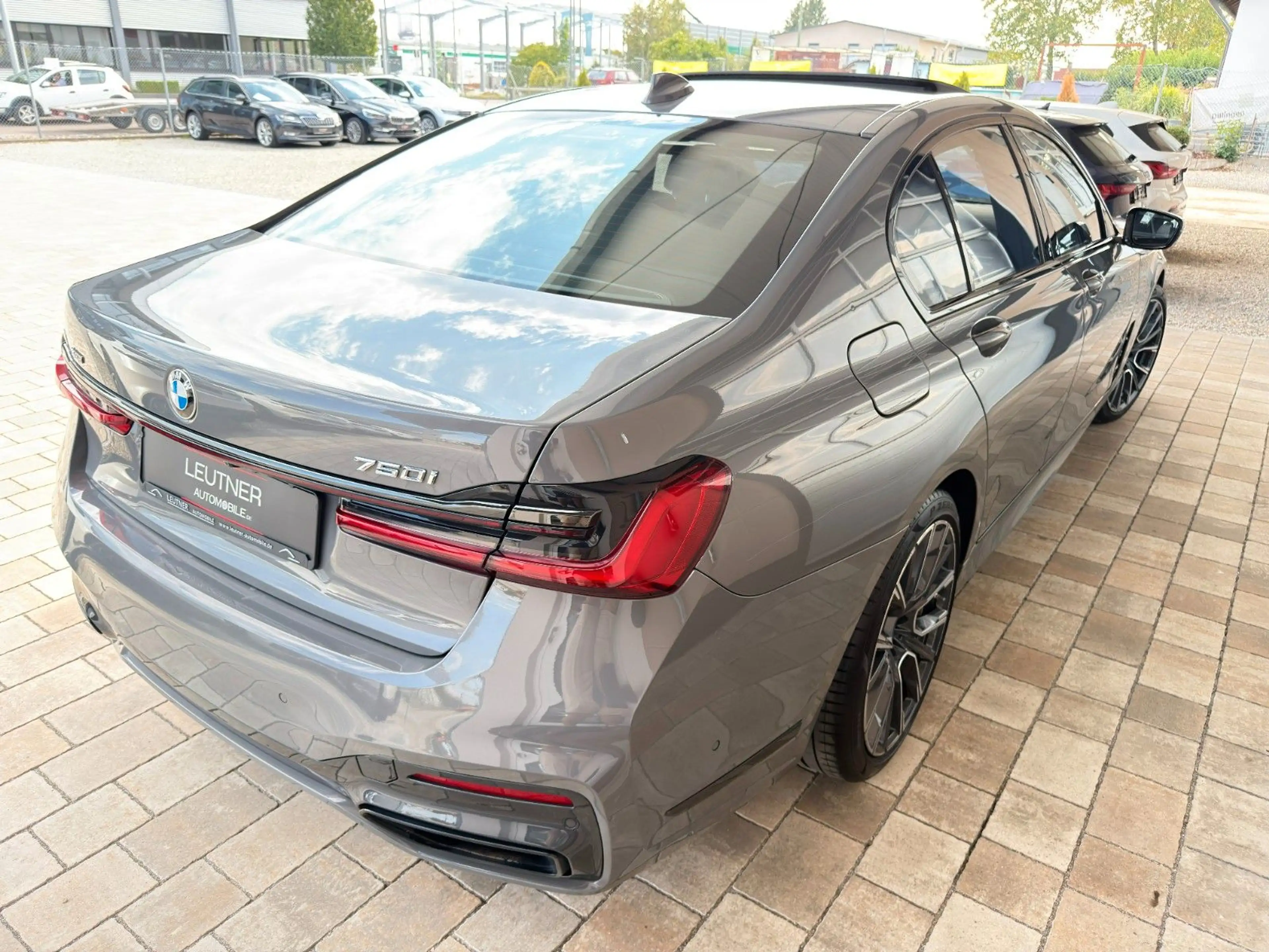 BMW 750 i xDrive**M-Sport*Sthz*Executive Drive Pro — photo 7