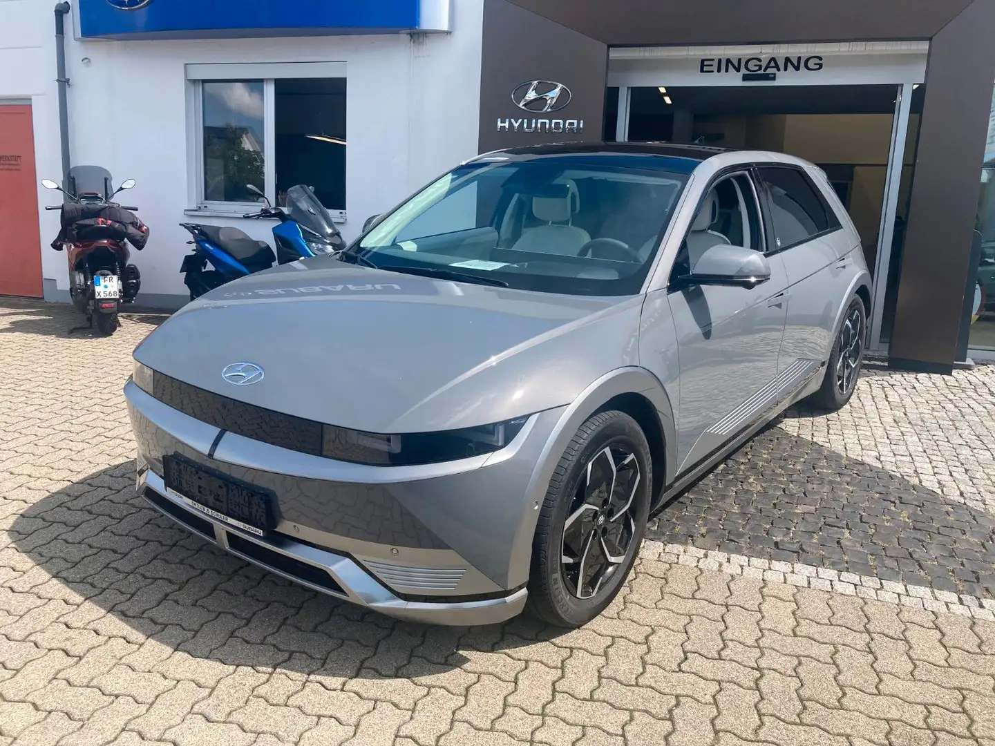 Hyundai IONIQ 5 72,6 kWh 160 kW 2WD UNIQ + Relax + Pano Gris - 2