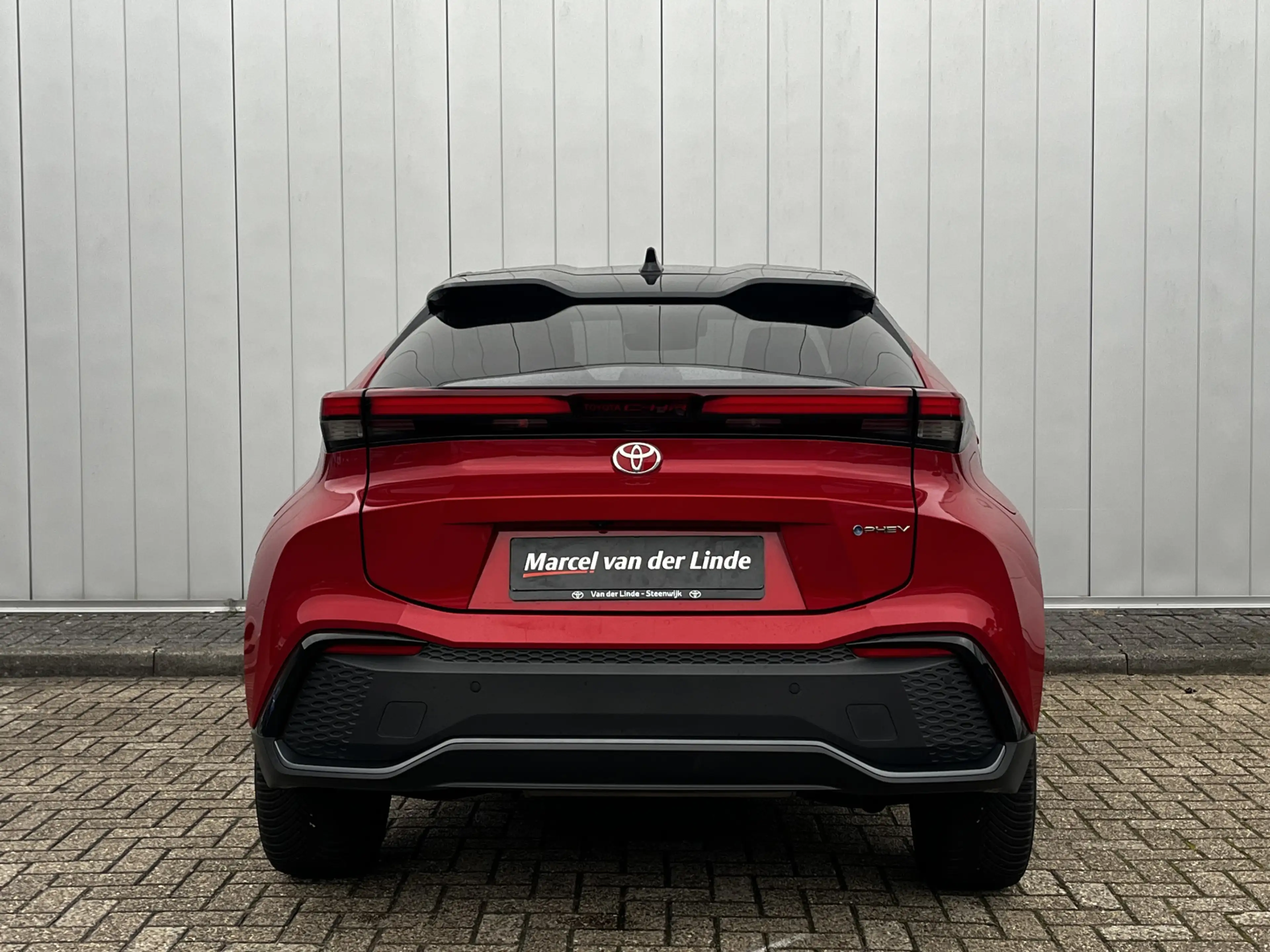 Toyota C-HR 2.0 Plug-in Hybrid 220 Executive Limited Bi-Tone — photo 5