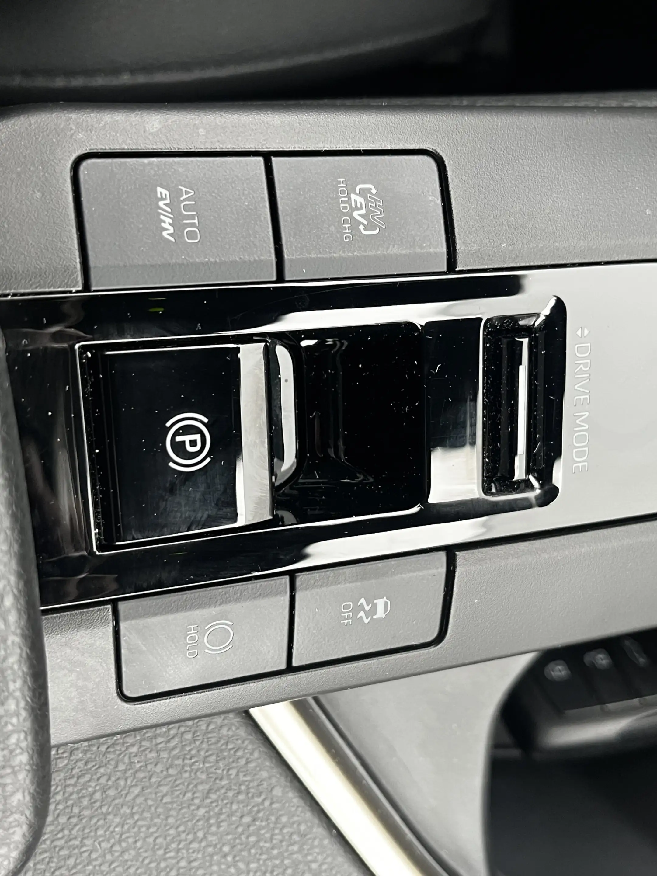 Toyota C-HR 2.0 Plug-in Hybrid 220 Executive Limited Bi-Tone — photo 29