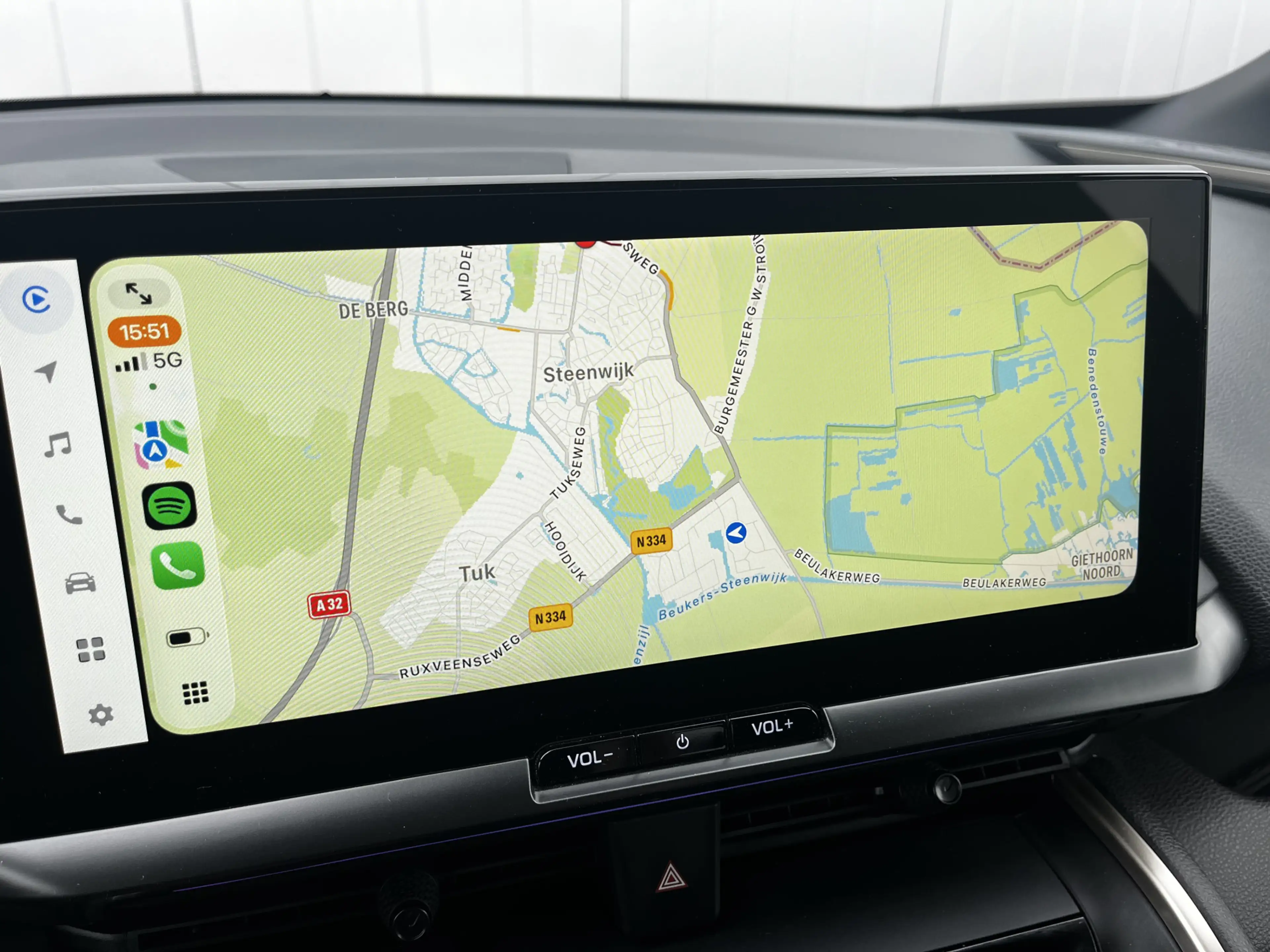Toyota C-HR 2.0 Plug-in Hybrid 220 Executive Limited Bi-Tone — photo 17