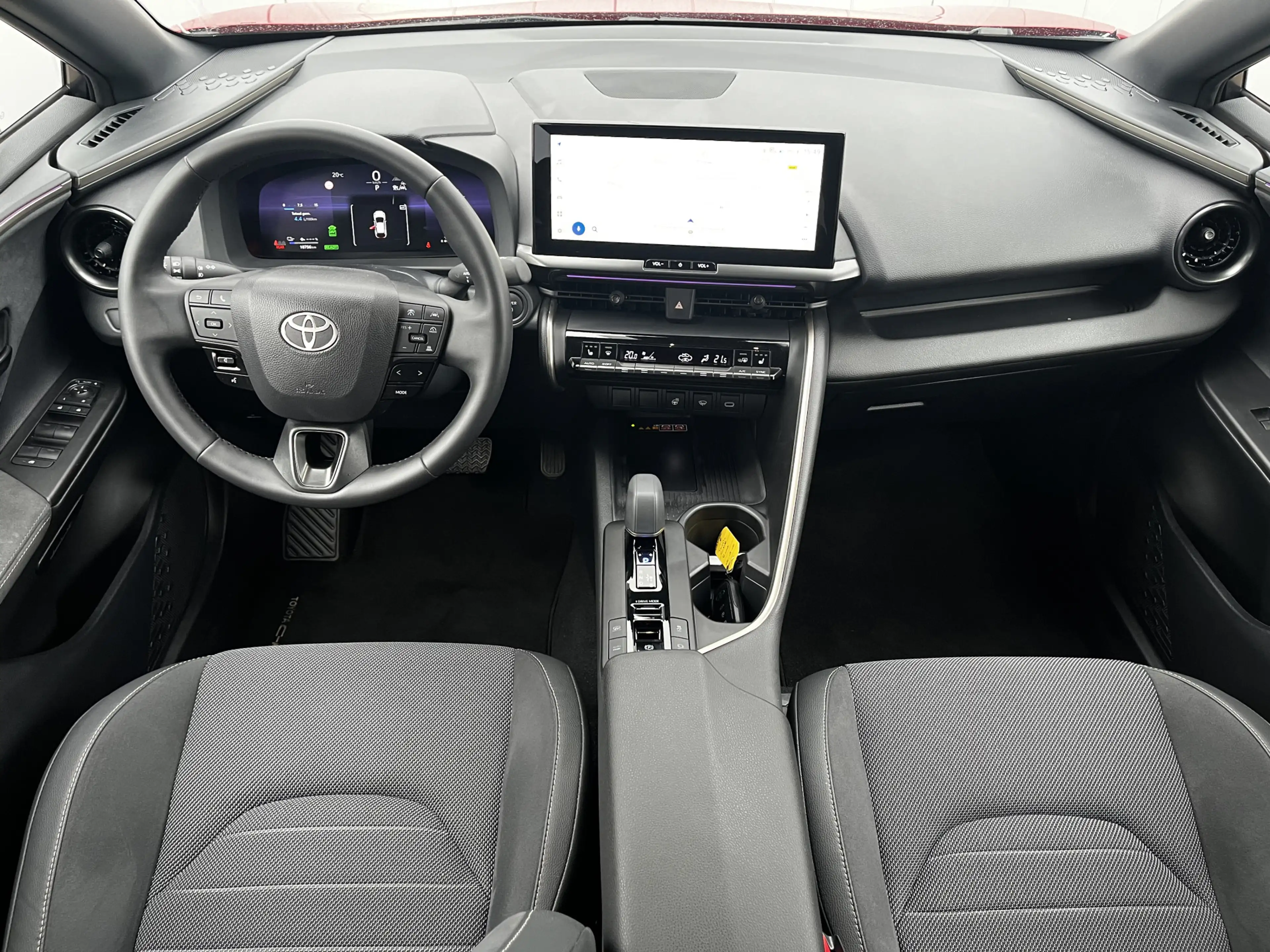 Toyota C-HR 2.0 Plug-in Hybrid 220 Executive Limited Bi-Tone — photo 10