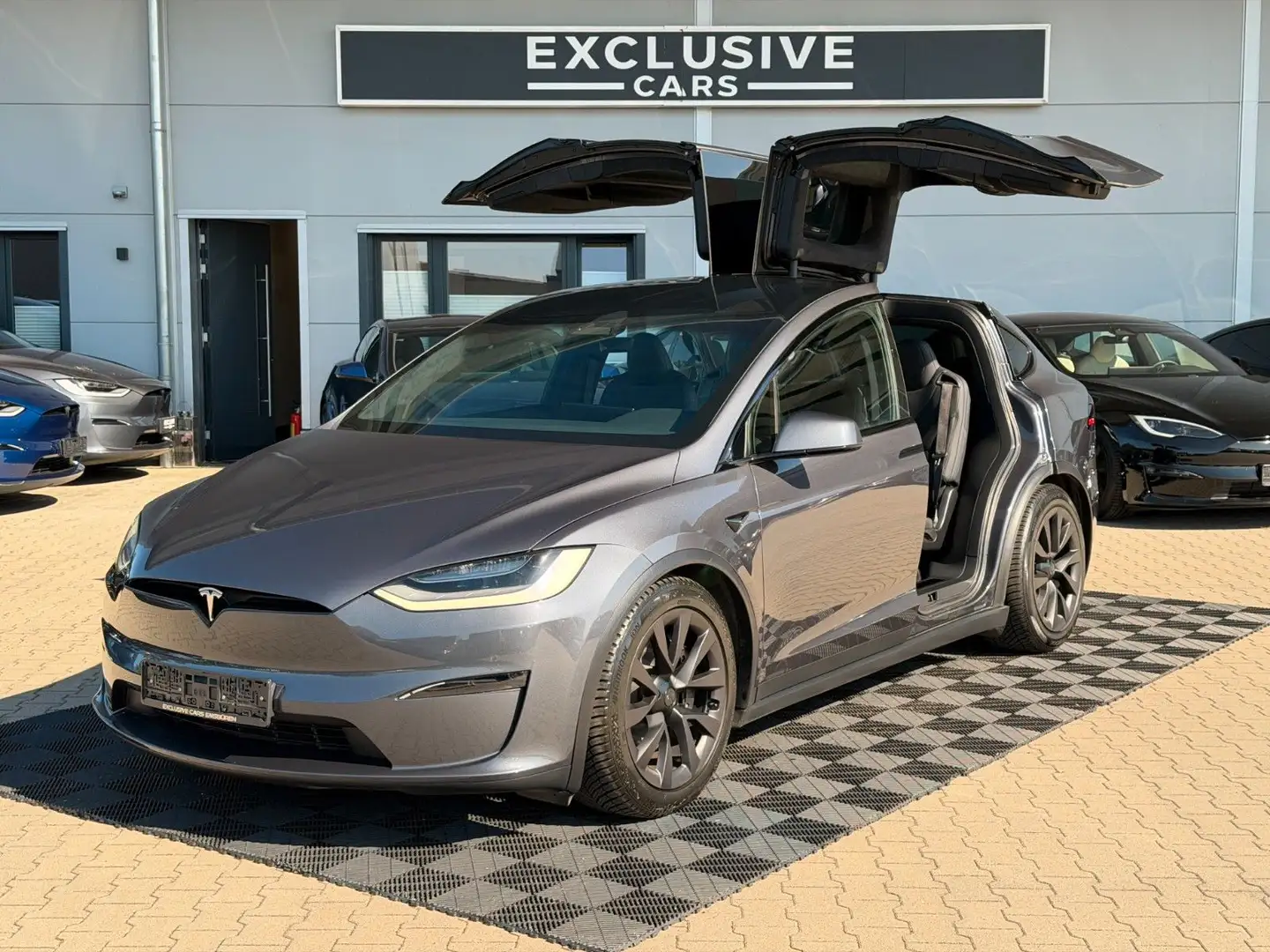 TESLA Model X