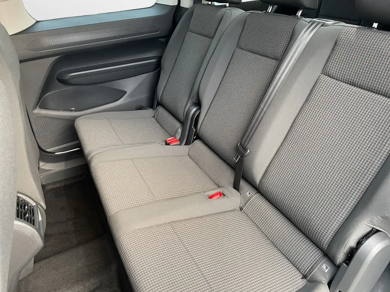 Volkswagen Caddy Maxi 1.5 TSI DSG Family 12