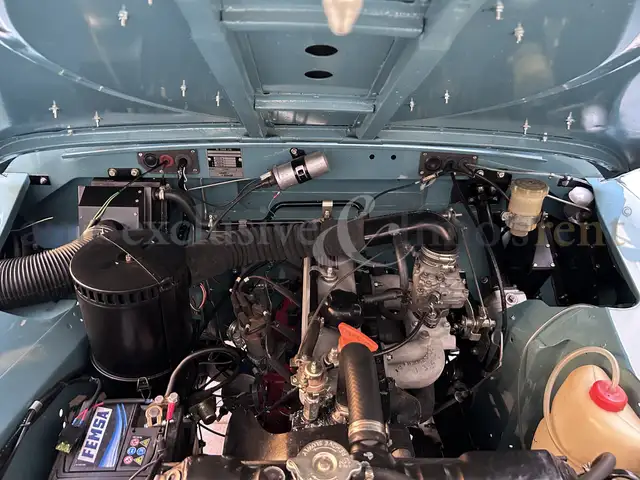 Land Rover Defender view 11