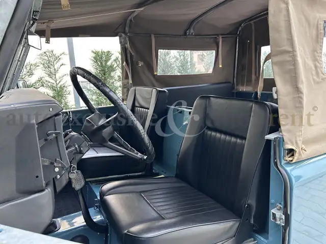 Land Rover Defender view 8