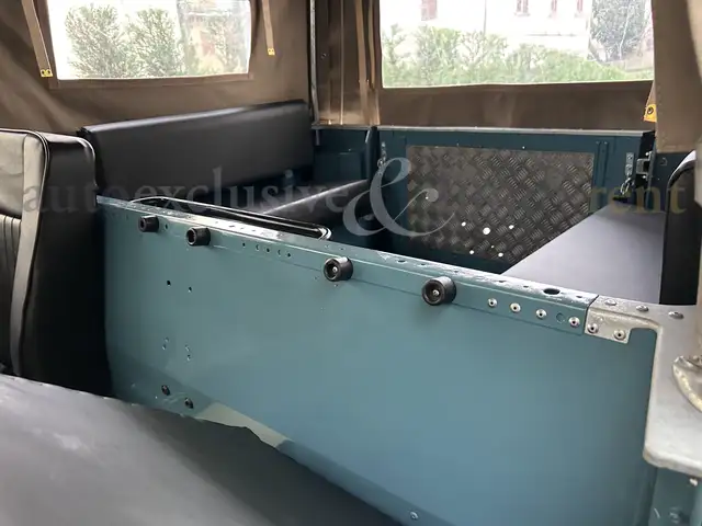 Land Rover Defender view 10
