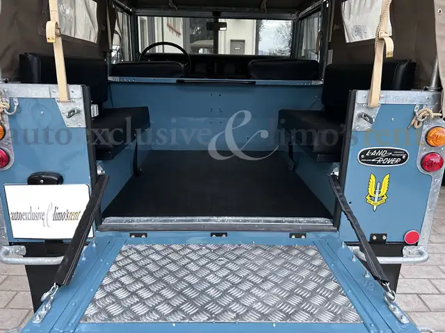 Land Rover Defender view 13