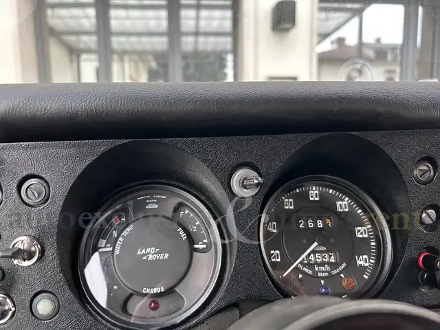 Land Rover Defender view 9