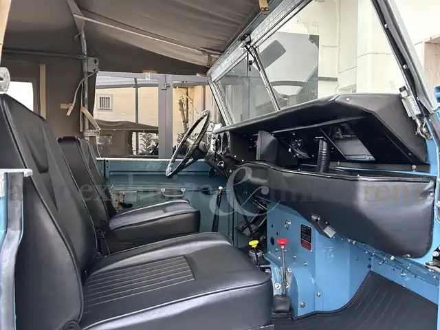 Land Rover Defender view 12