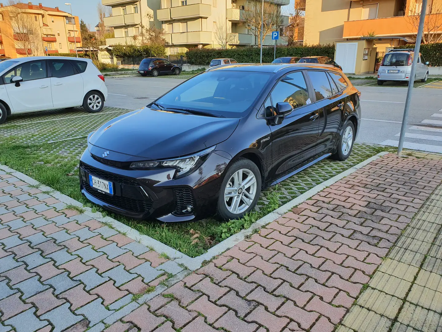 Suzuki Swace Swace 1.8h Cool e-cvt Marrone - 1