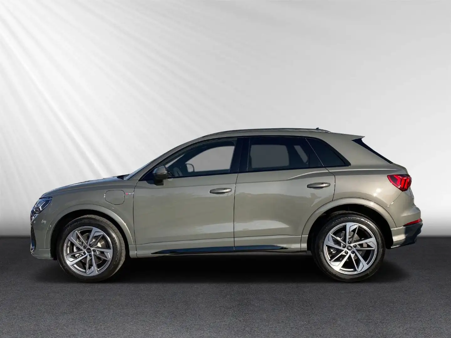Audi Q3 45 TFSI e S line S tr. AHK ACC Matrix  R-Kam. Grau - 2