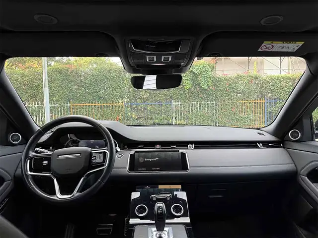 Land Rover Range Rover Evoque view 25